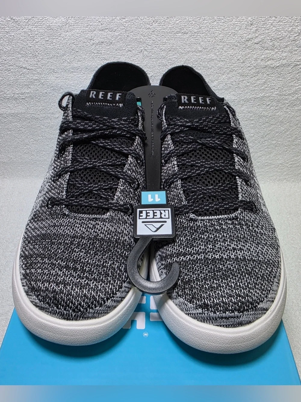REEF Swellsole Neptune Men's Size 11 Gray Black Knit Lace-Up Sneakers New Box